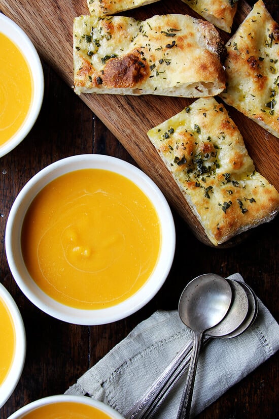 Easy Butternut Squash & Pear Soup: Simple Fall Ingredients